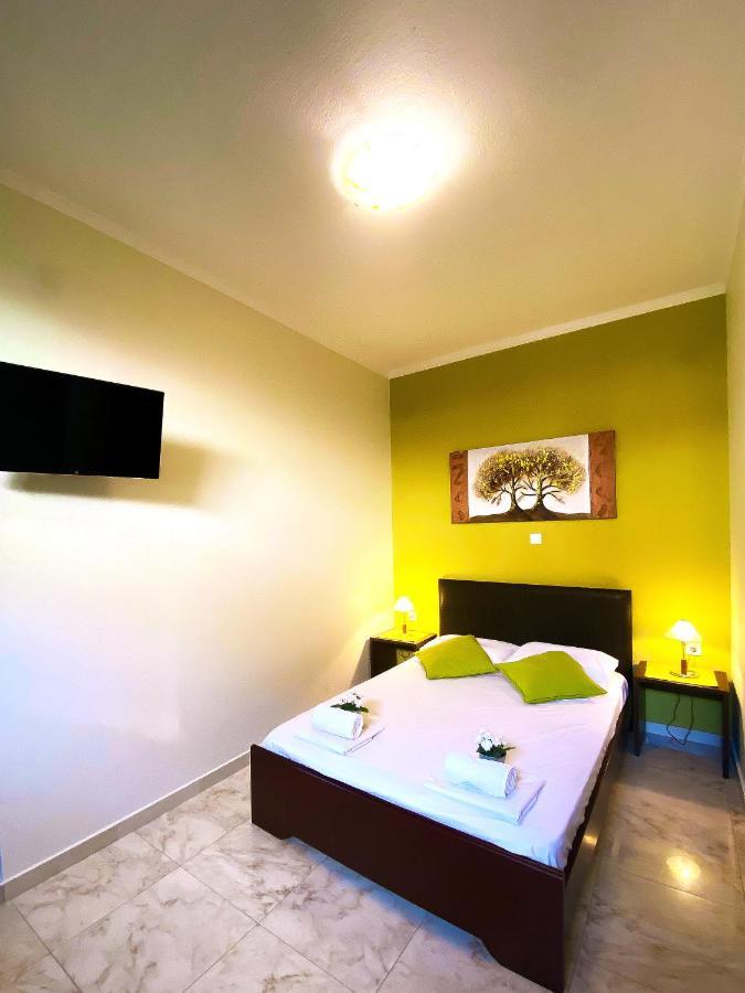 Elia Beach Modern Suites Flogita Esterno foto